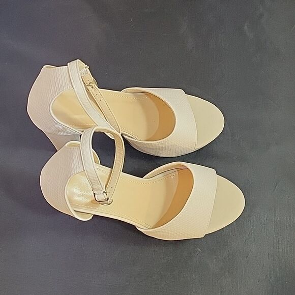 BRAND NEW  WOMEN"S PLASFORM HIGH HEEL  ADJUSTABLE BUCKLE ANKLE STRAP SANDAL - Picture 6 of 14